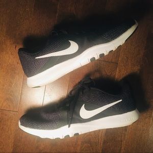 Black, White W’s Nike Training Flex TR8 Sneakers